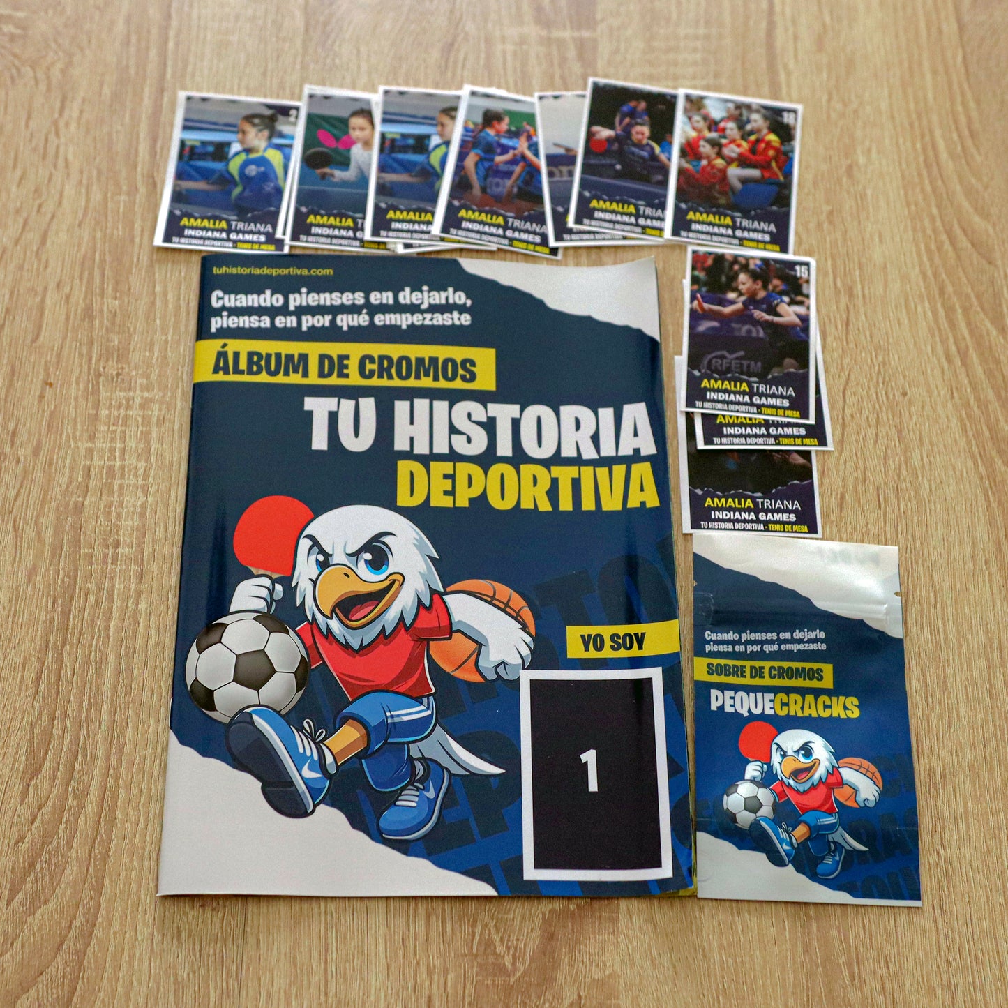 PACK INICIAL: Álbum + 18 cromos personalizados