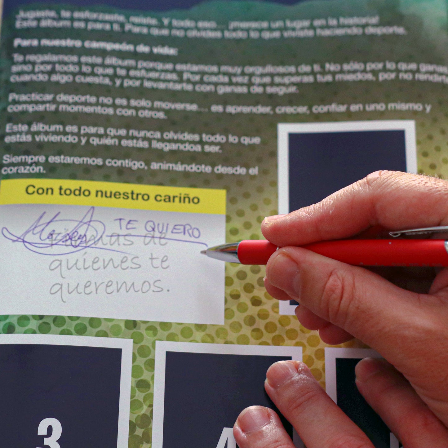 DÚO PACK INICIAL: 2 Álbumes + 36 cromos personalizados
